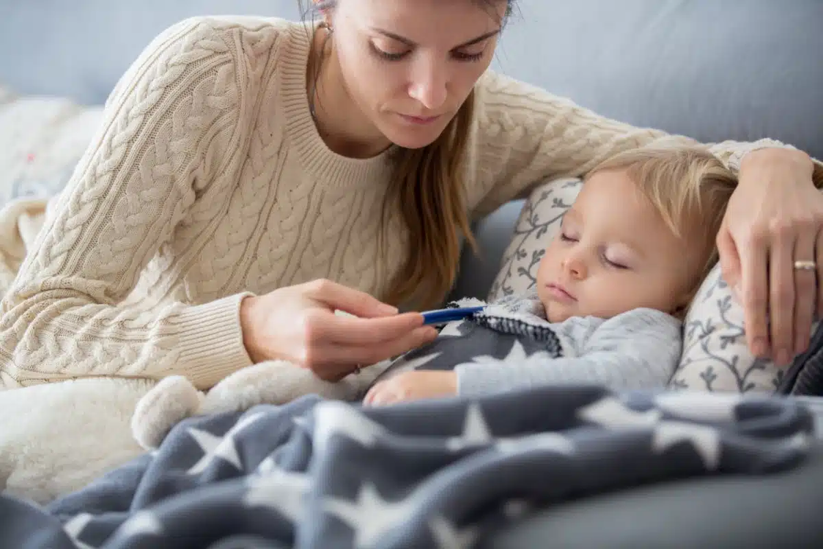 Soulager la toux de bébé aux heures de sommeil 