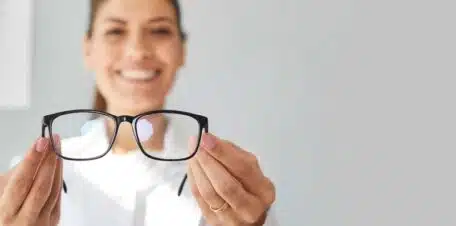 Comment choisir le bon opticien pour vos lunettes à Évry ?