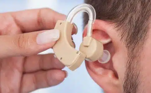 Les avantages d’utiliser un appareil auditif