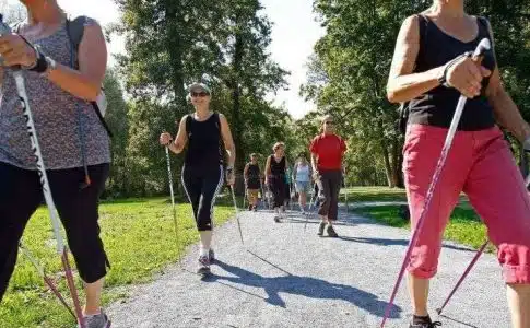 Les bienfaits de la marche pour la santé : conseils et astuces pour une pratique efficace