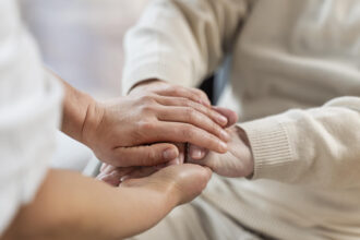 Maintien à domicile des seniors : ce qu'il faut savoir pour bien s'organiser